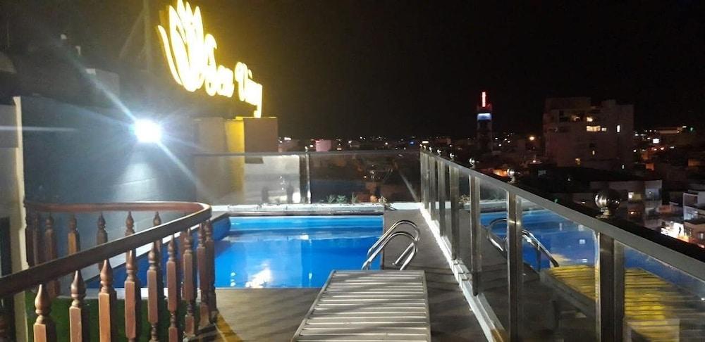Sen Vang Luxury Hotel Nha Trang Esterno foto